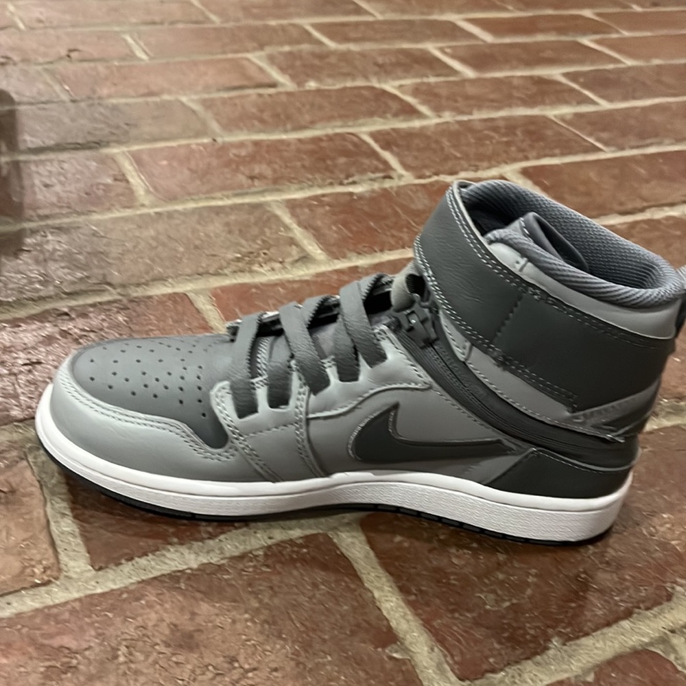 Jordans - Picture 2 of 7